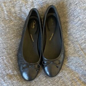 Clarks Black Leather Bow Ballet Flats